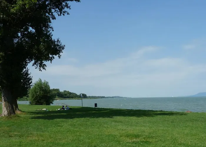 公寓 码头公寓酒店 Balatonszárszó
